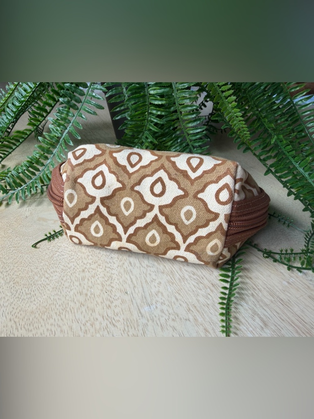 FOSSIL brand canvas printed zipper pouch cosmetic makeup bag - Never Used - Picture 2 of 7